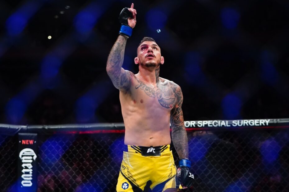 UFC lightweight Renato Moicano celebrates win MzG4FT