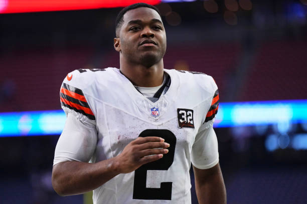 houston tx amari cooper of the cleveland browns jogs off the field after defeating the UQtsNY